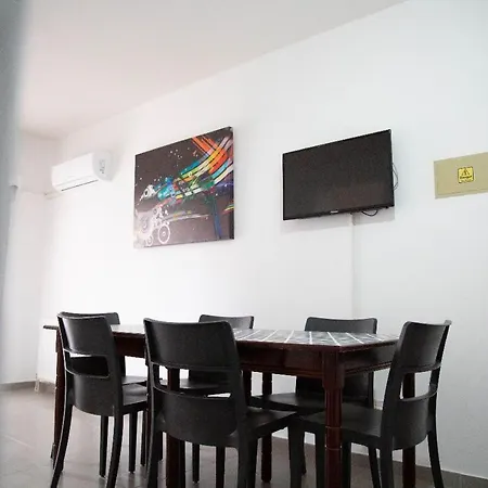 דירה Olive Island לרנקה