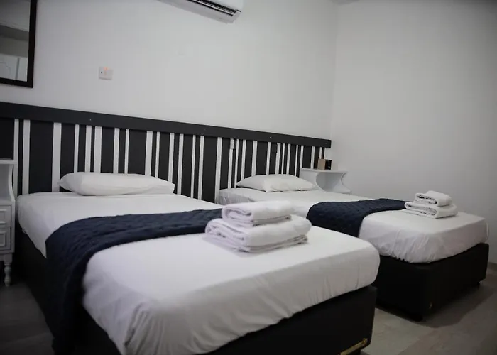 Olive Island * לרנקה