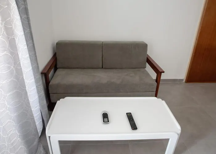 Olive Island לרנקה